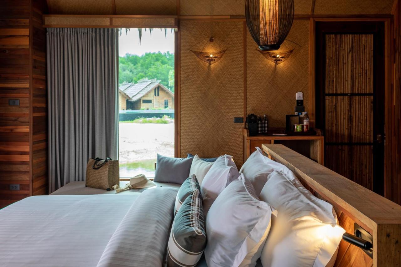 Premium Water Villa Schedule Shuttle to Ao Nang Beach or Railay Beach,1076653996:JPEG